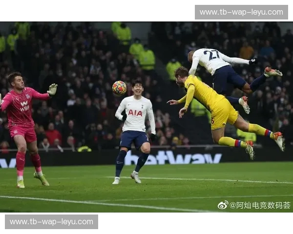 圣徒的救赎还是百合的绽放?南安普顿vs热刺:一场关乎灵魂与野心的绿茵博弈 圣徒的救赎还是百合的绽放?南安普顿vs热刺:一场关乎灵魂与野心的绿茵博弈